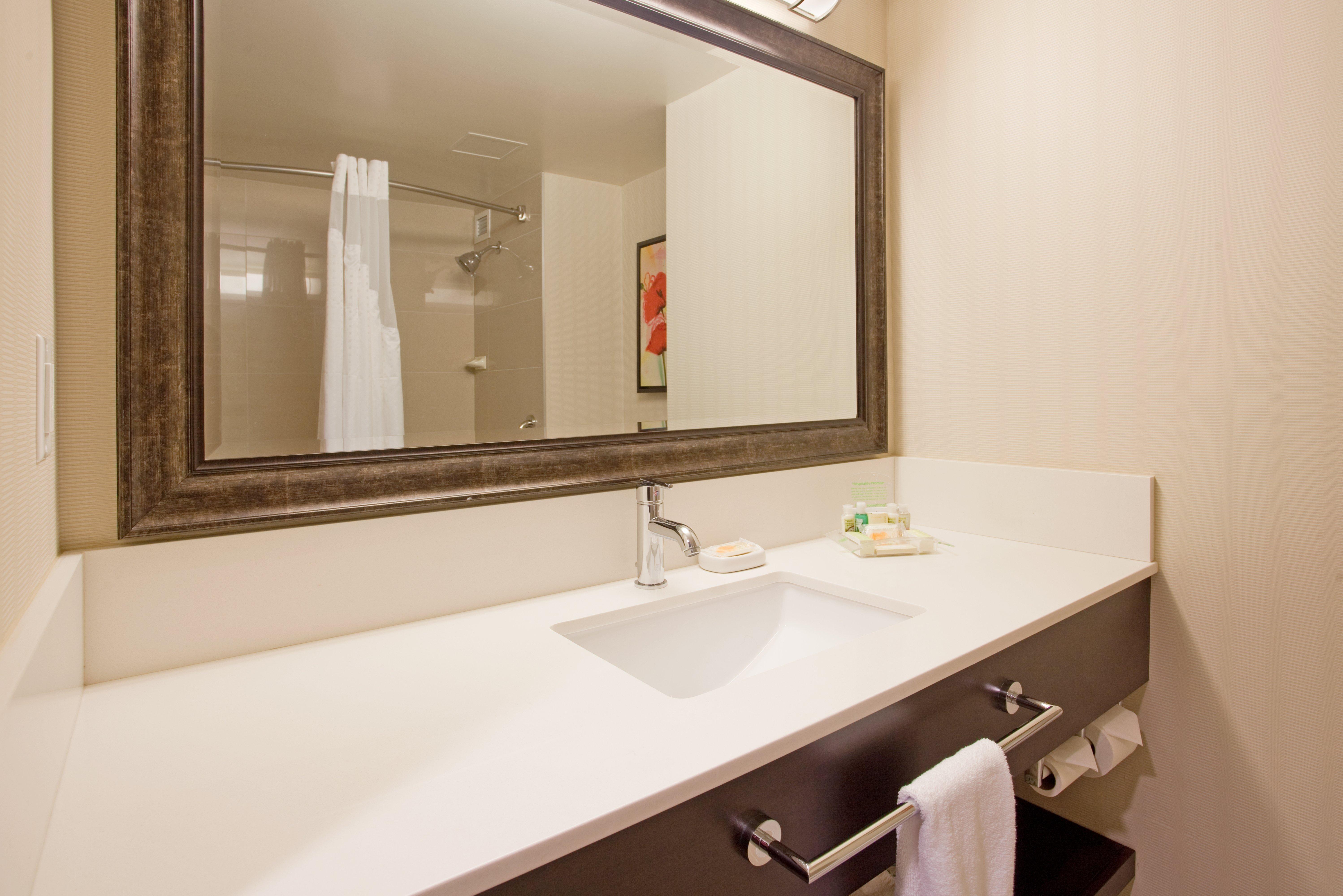 Holiday Inn Vancouver-Centre Broadway By Ihg מראה חיצוני תמונה
