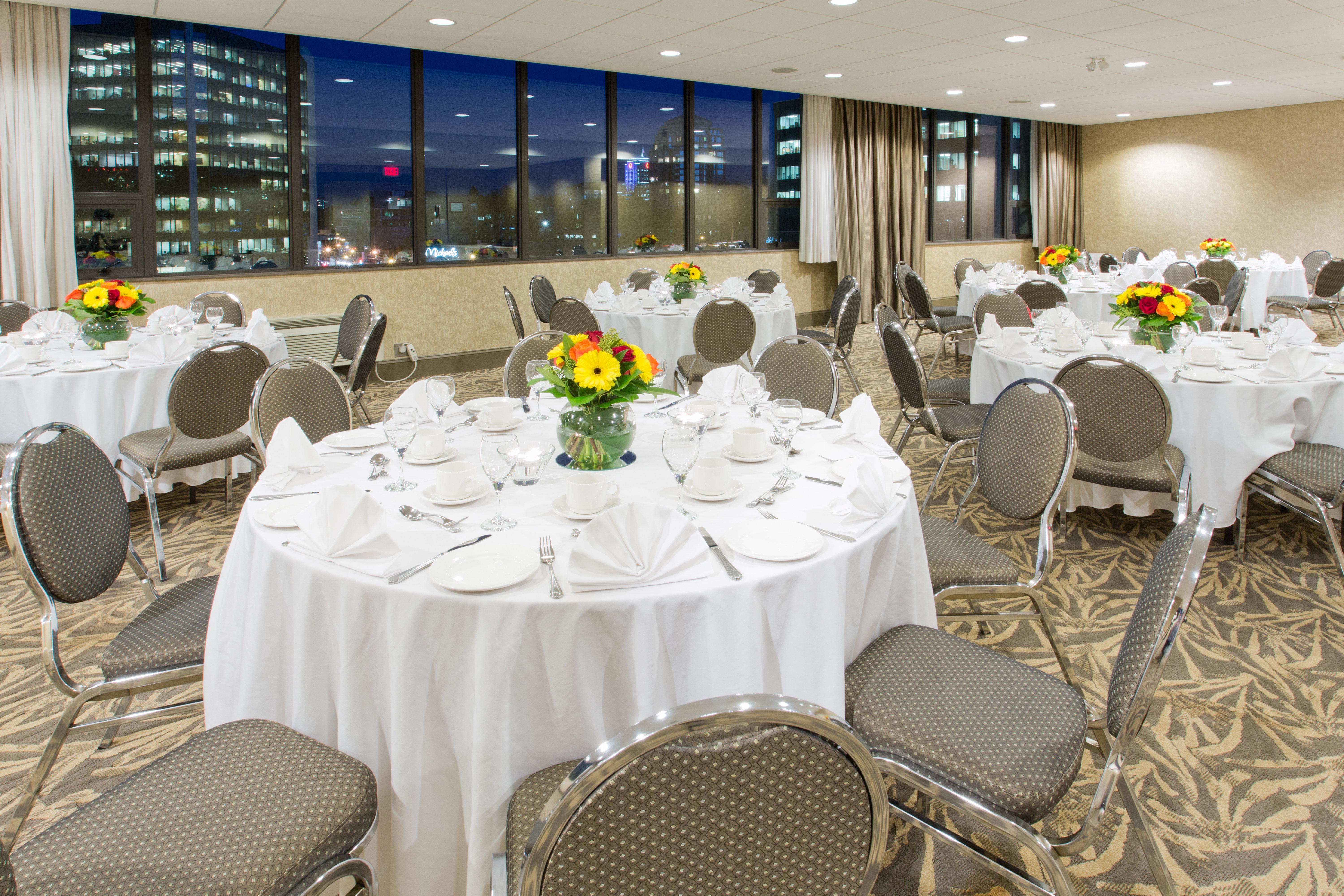 Holiday Inn Vancouver-Centre Broadway By Ihg מראה חיצוני תמונה