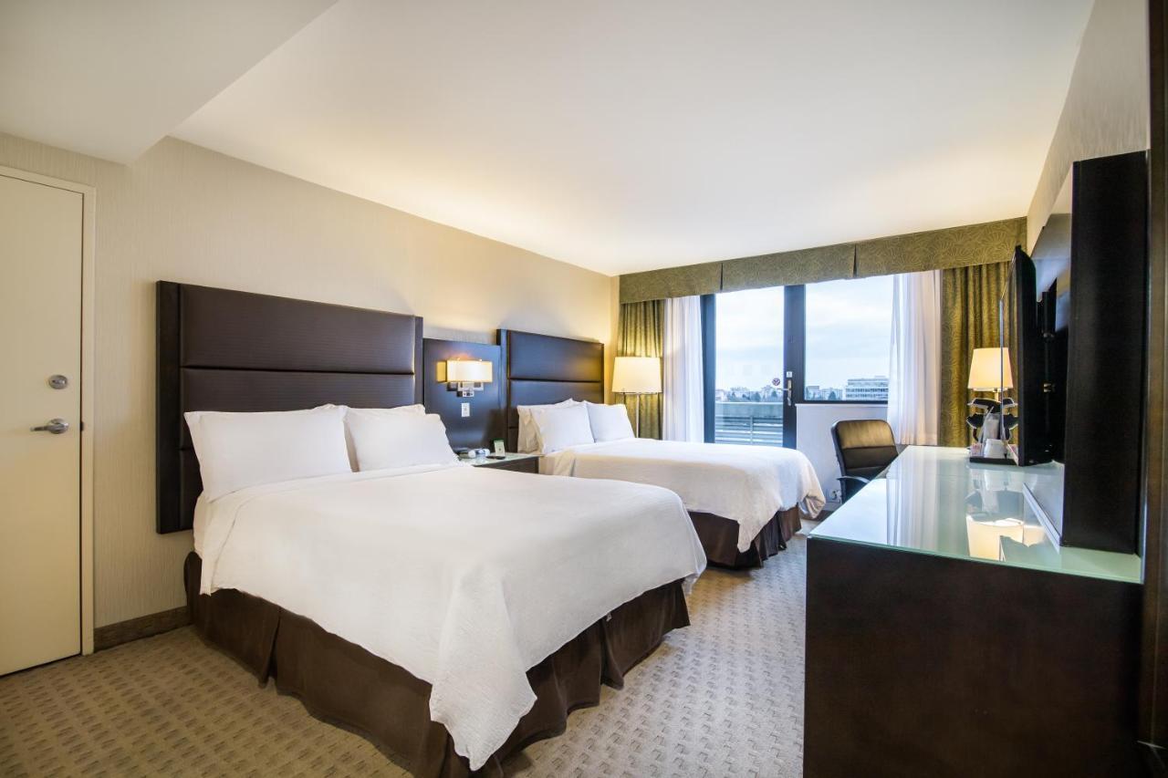 Holiday Inn Vancouver-Centre Broadway By Ihg מראה חיצוני תמונה