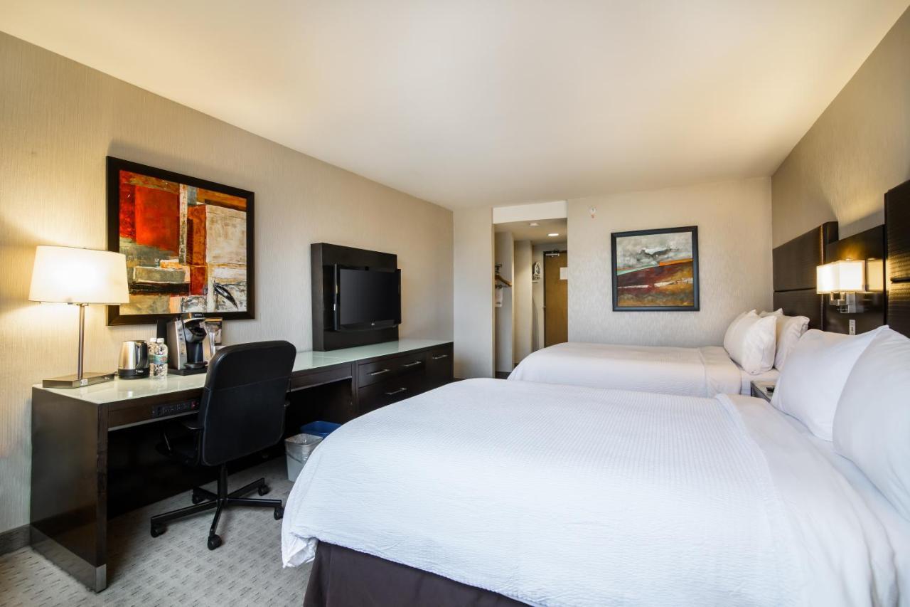 Holiday Inn Vancouver-Centre Broadway By Ihg מראה חיצוני תמונה