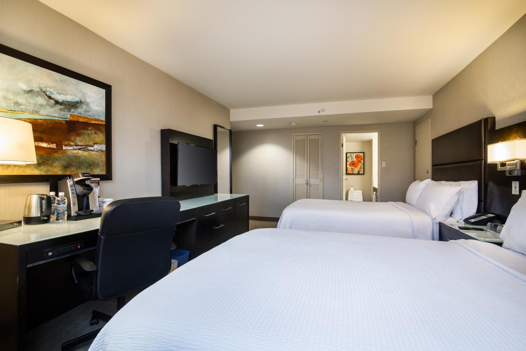 Holiday Inn Vancouver-Centre Broadway By Ihg מראה חיצוני תמונה