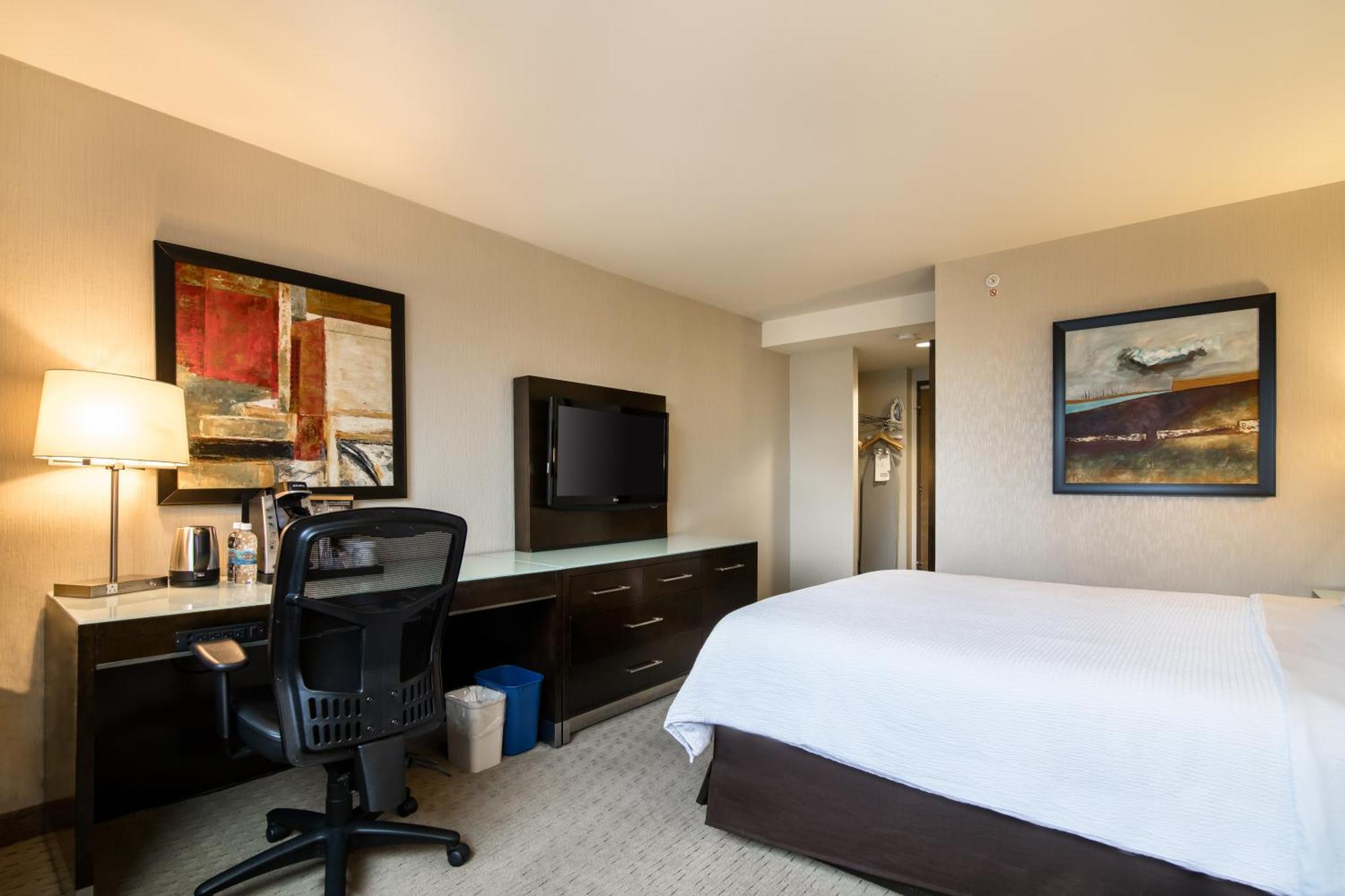Holiday Inn Vancouver-Centre Broadway By Ihg מראה חיצוני תמונה