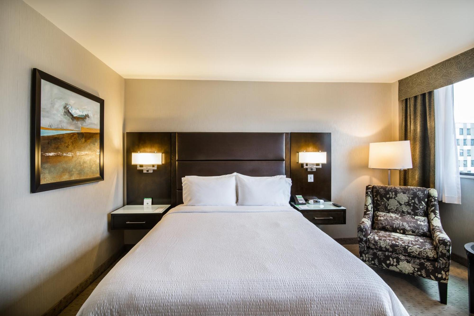 Holiday Inn Vancouver-Centre Broadway By Ihg מראה חיצוני תמונה