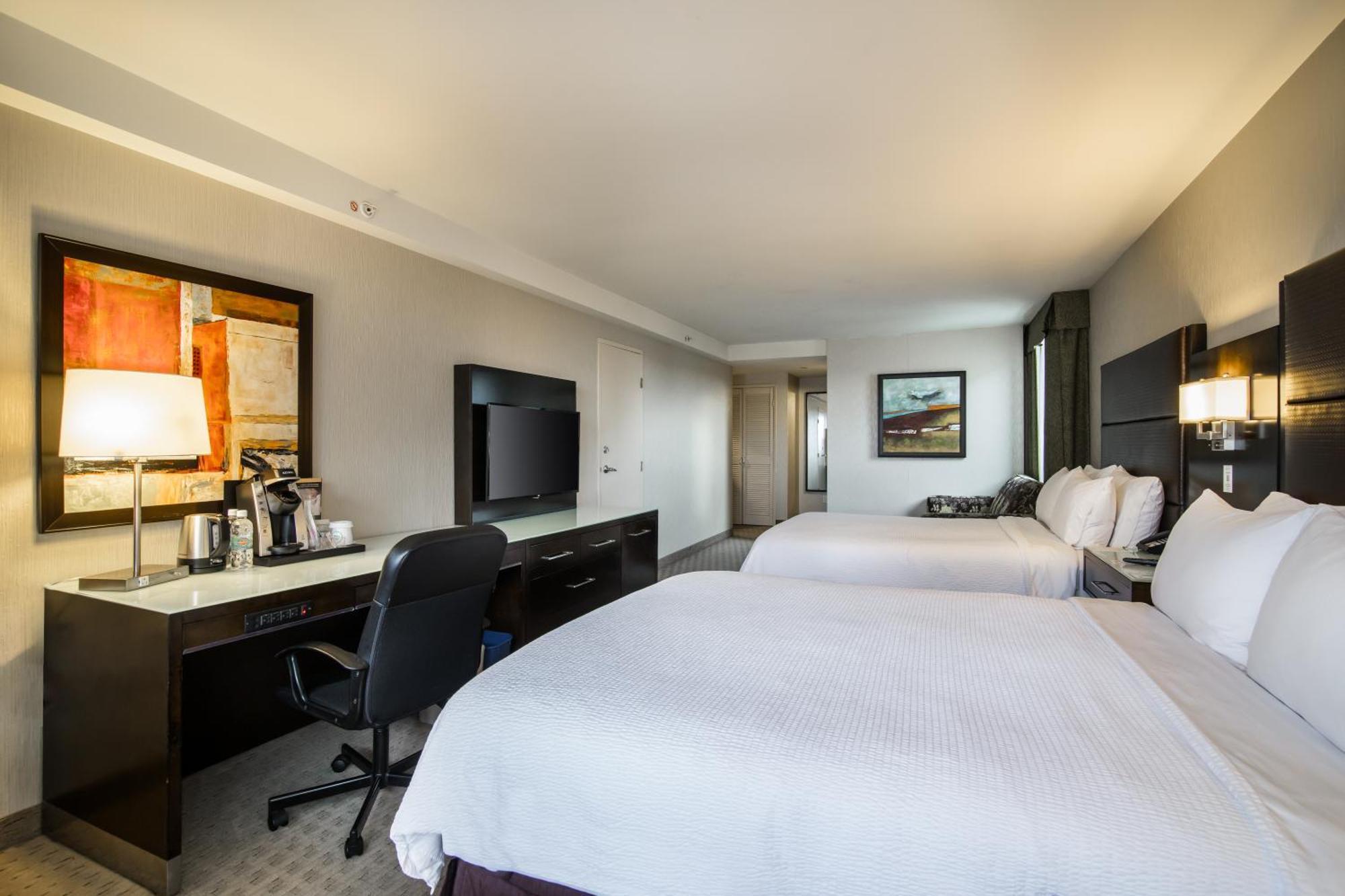 Holiday Inn Vancouver-Centre Broadway By Ihg מראה חיצוני תמונה