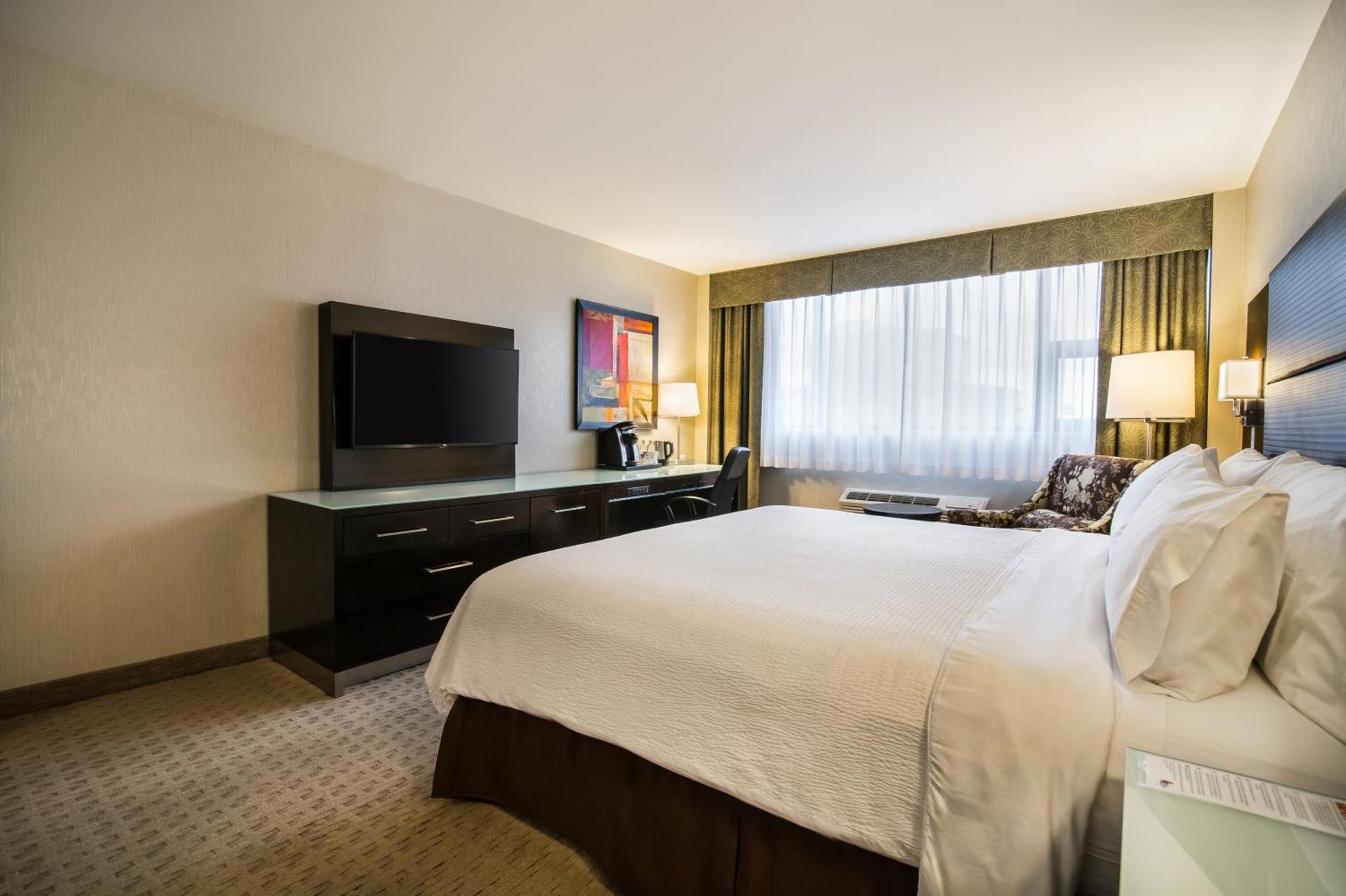 Holiday Inn Vancouver-Centre Broadway By Ihg מראה חיצוני תמונה