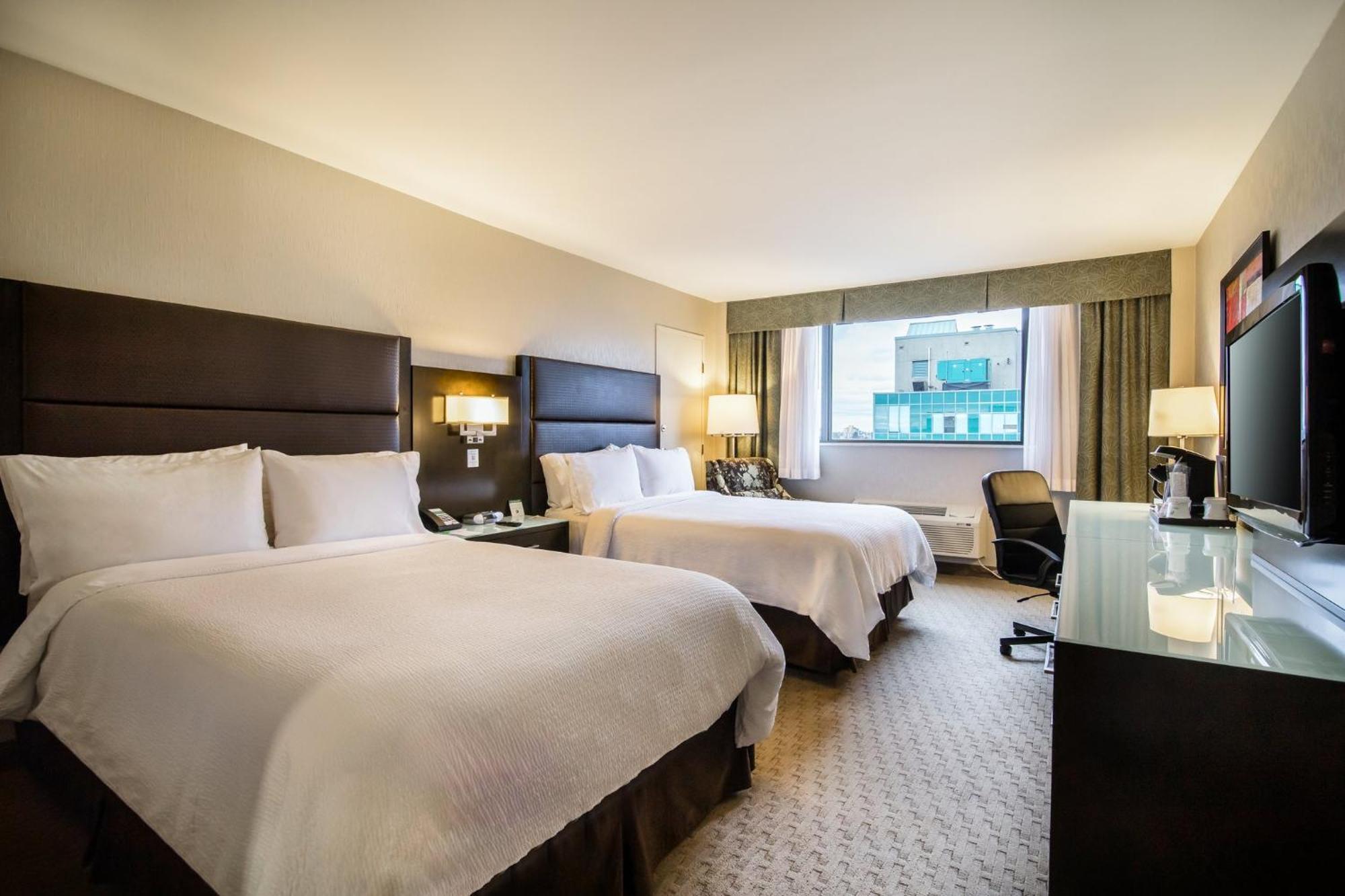 Holiday Inn Vancouver-Centre Broadway By Ihg מראה חיצוני תמונה