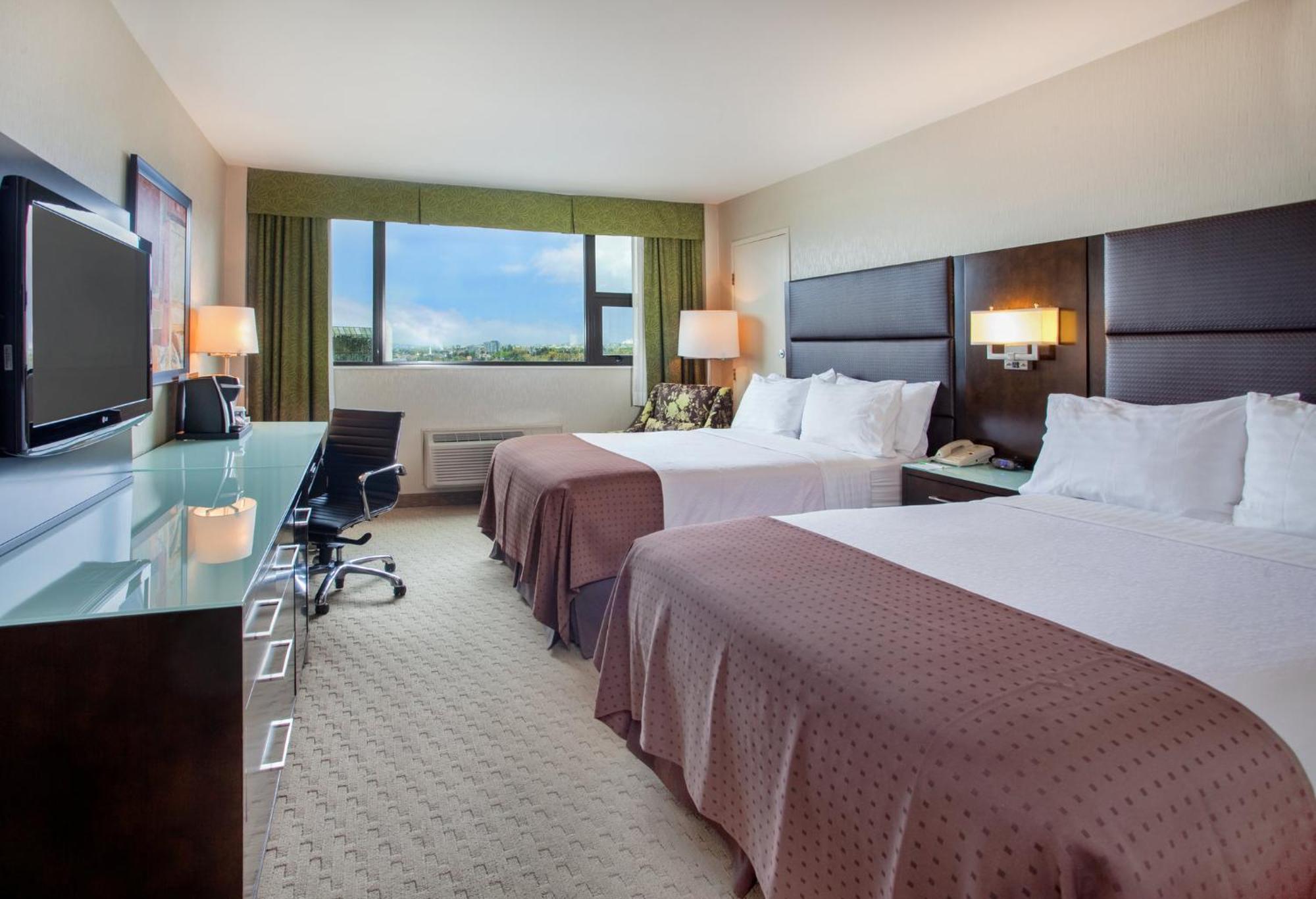 Holiday Inn Vancouver-Centre Broadway By Ihg מראה חיצוני תמונה