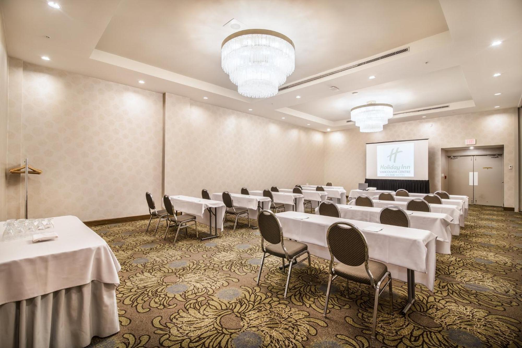 Holiday Inn Vancouver-Centre Broadway By Ihg מראה חיצוני תמונה
