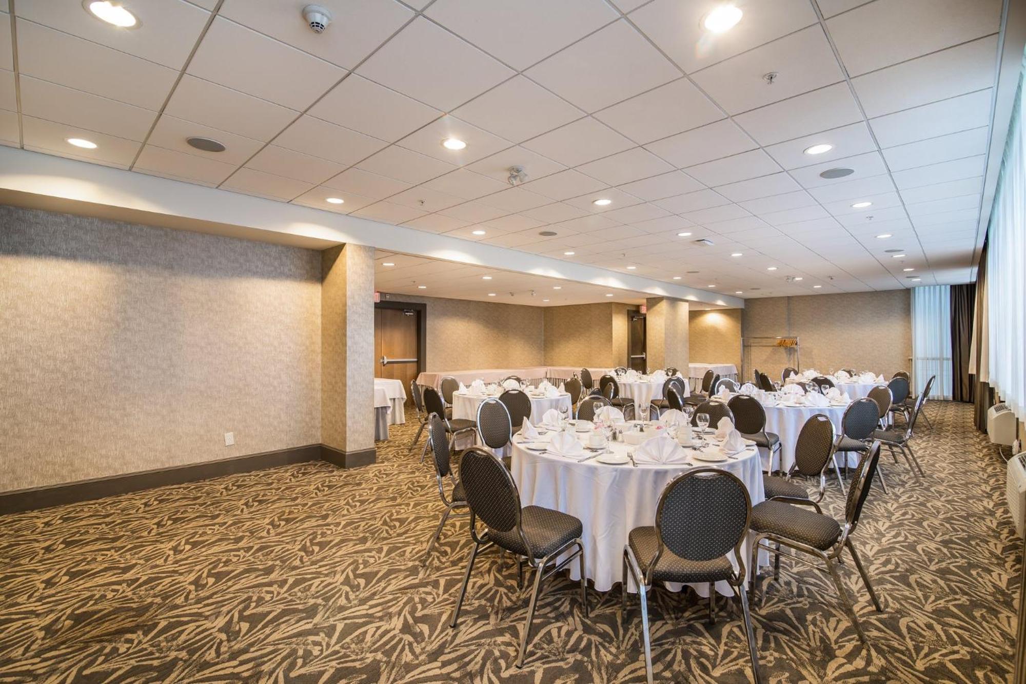 Holiday Inn Vancouver-Centre Broadway By Ihg מראה חיצוני תמונה
